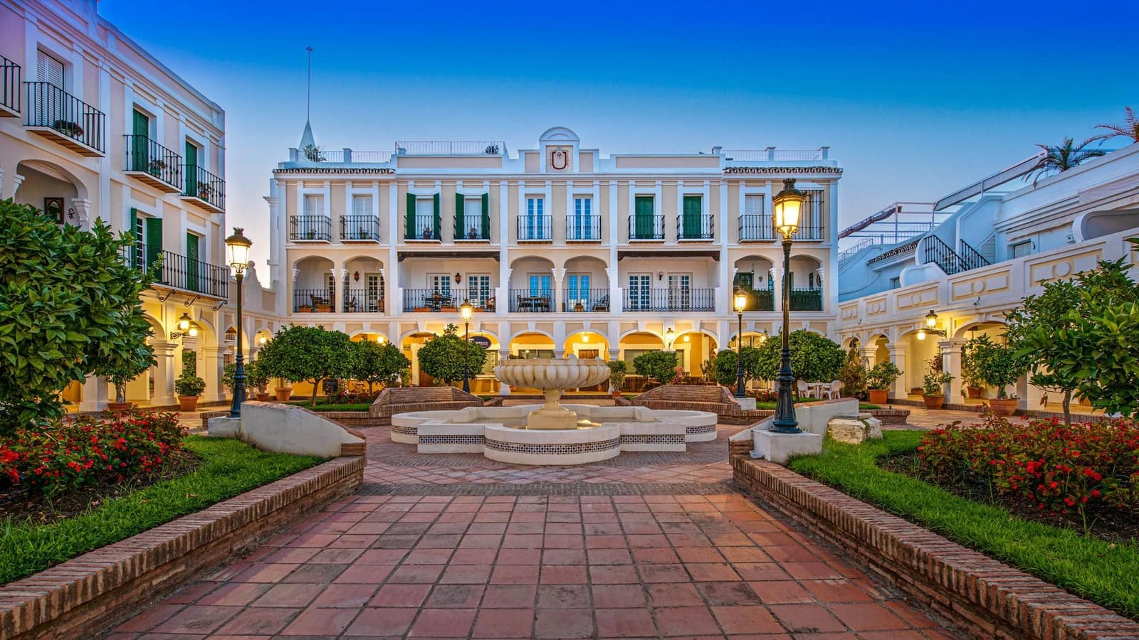 2 bedroom Apartment for sale in Marbella with pool garage - € 549,950 (Ref: 10002216)