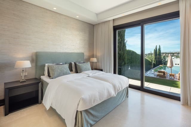5 bedroom Villa for sale in Marbella with pool garage - € 4,695,000 (Ref: 10002217)