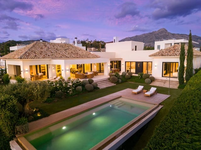 5 bedroom Villa for sale in Marbella with pool garage - € 4,695,000 (Ref: 10002217)