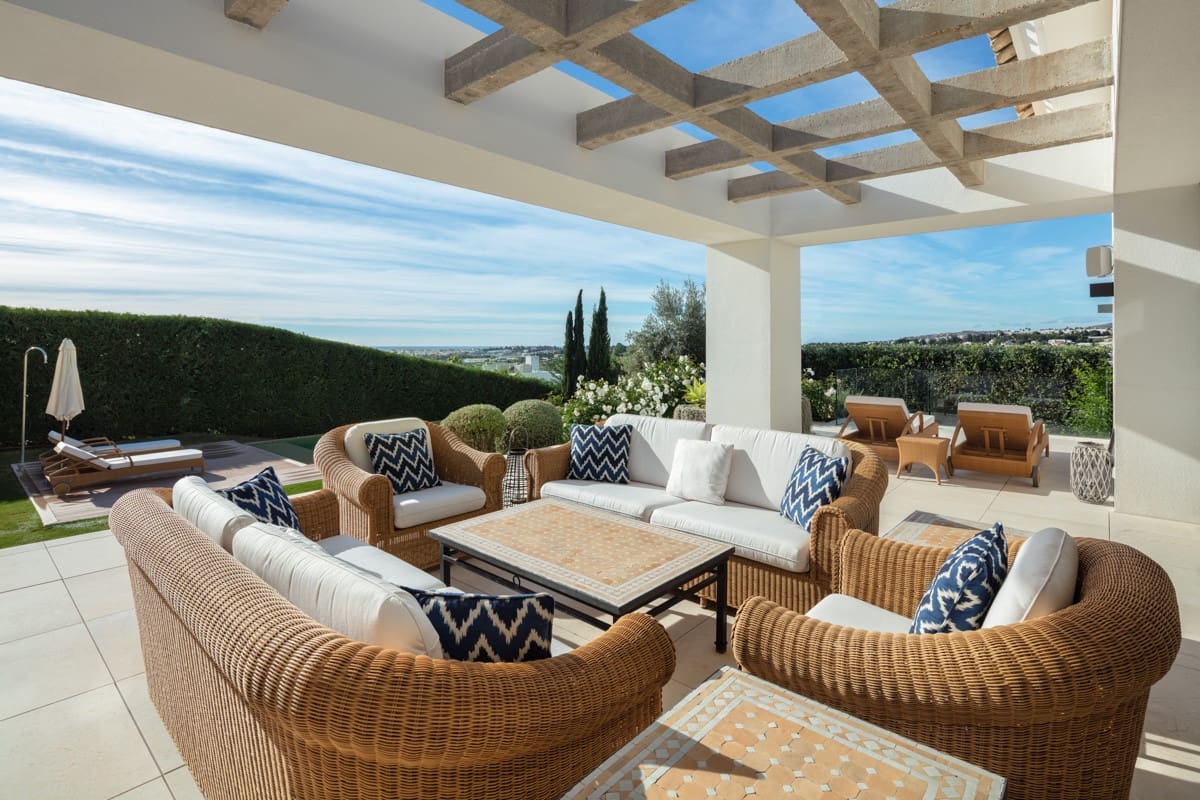 5 bedroom Villa for sale in Marbella with pool garage - € 4,695,000 (Ref: 10002217)