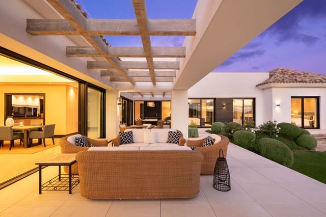 5 bedroom Villa for sale in Marbella with pool garage - € 4,695,000 (Ref: 10002217)