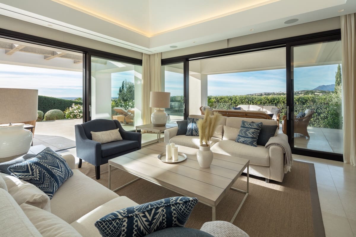 5 bedroom Villa for sale in Marbella with pool garage - € 4,695,000 (Ref: 10002217)