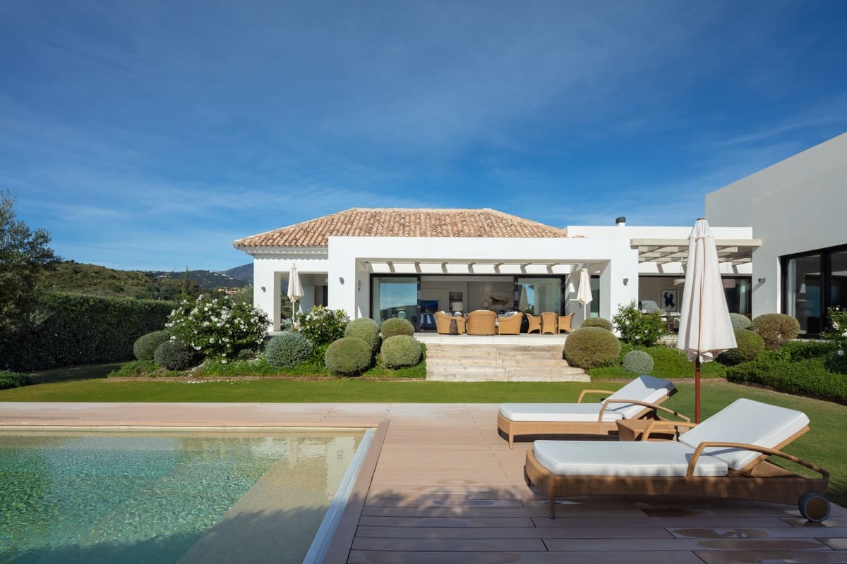 5 bedroom Villa for sale in Marbella with pool garage - € 4,695,000 (Ref: 10002217)