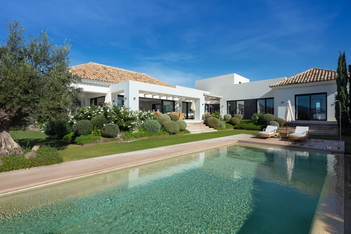 5 bedroom Villa for sale in Marbella with pool garage - € 4,695,000 (Ref: 10002217)