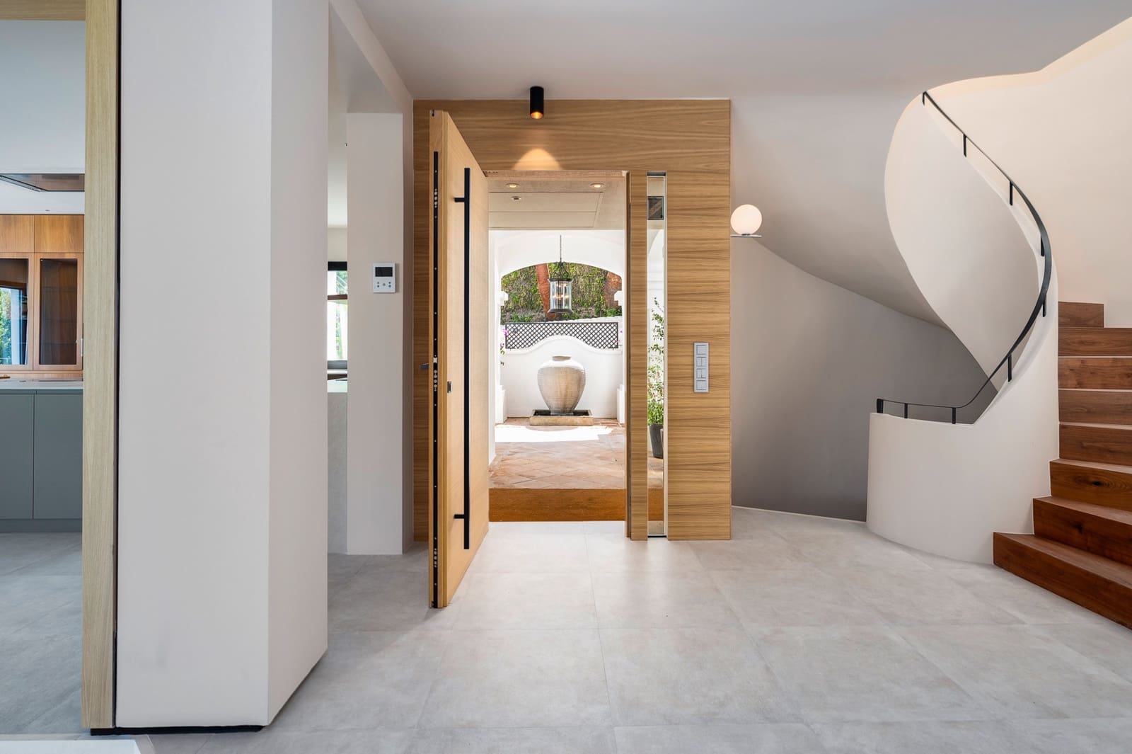 6 soverom Villa til salgs i Marbella med svømmebasseng garasje - € 4 895 000 (Ref: 10002219)