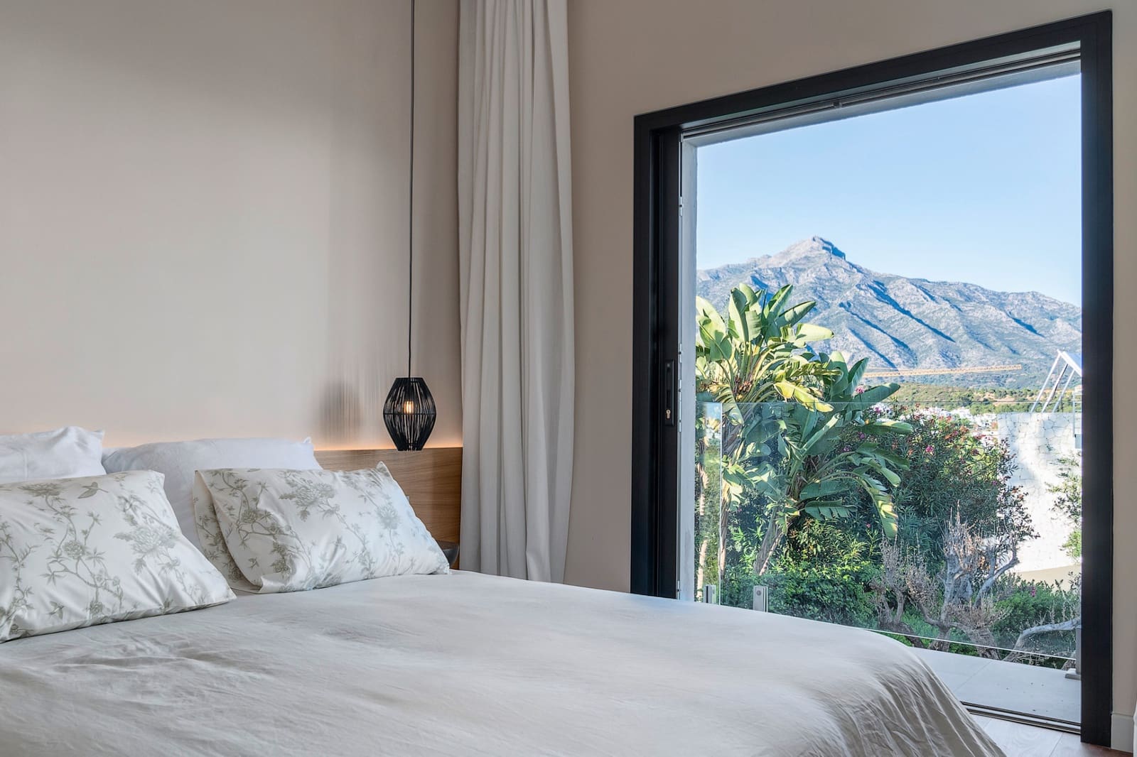 6 soverom Villa til salgs i Marbella med svømmebasseng garasje - € 4 895 000 (Ref: 10002219)