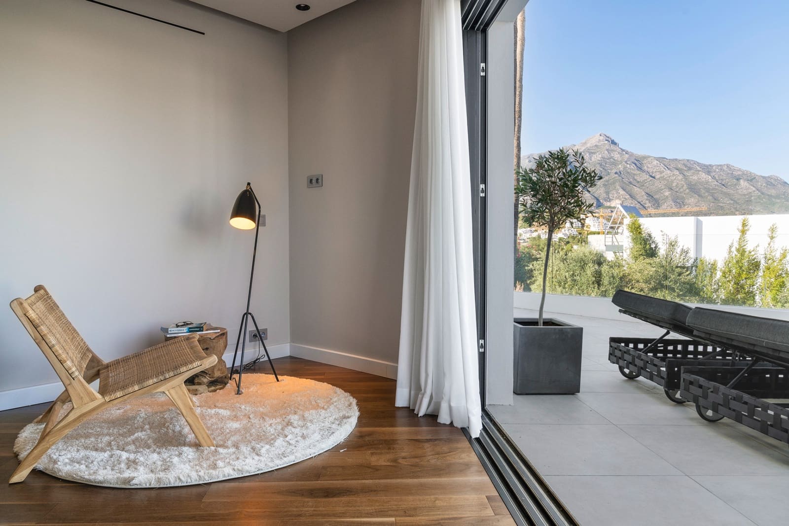 6 soverom Villa til salgs i Marbella med svømmebasseng garasje - € 4 895 000 (Ref: 10002219)