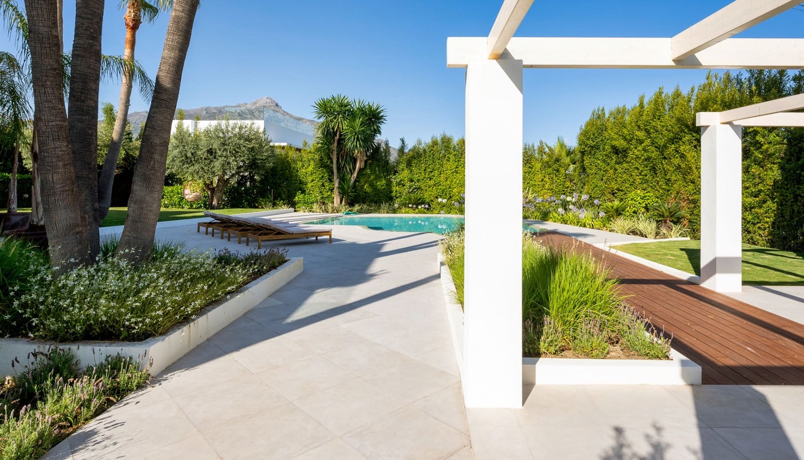 6 soverom Villa til salgs i Marbella med svømmebasseng garasje - € 4 895 000 (Ref: 10002219)