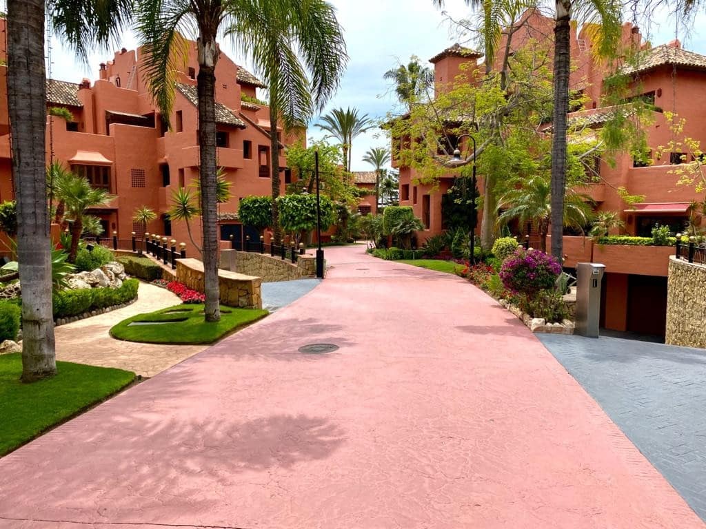 3 slaapkamer Appartement te koop in Guadalmansa met zwembad garage - € 1.550.000 (Ref: 10002225)