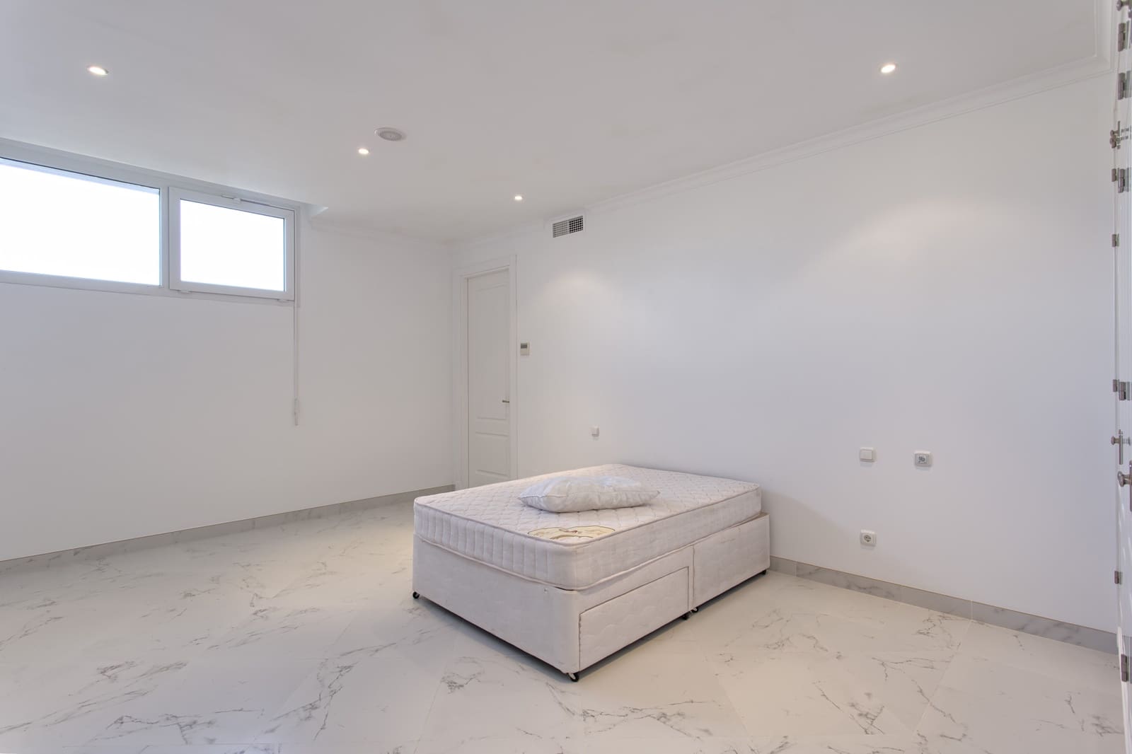 8 chambre Villa/Maison à vendre à Los Flamingos avec piscine garage - 3 999 500 € (Ref: 10002226)