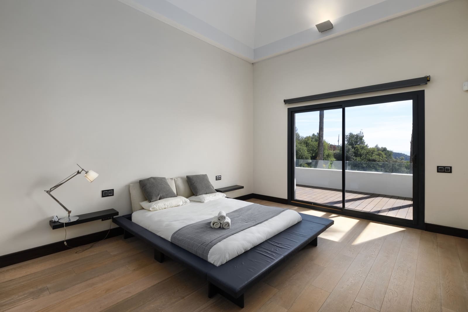 5 slaapkamer Villa te koop in Istan met zwembad garage - € 3.495.000 (Ref: 10002227)
