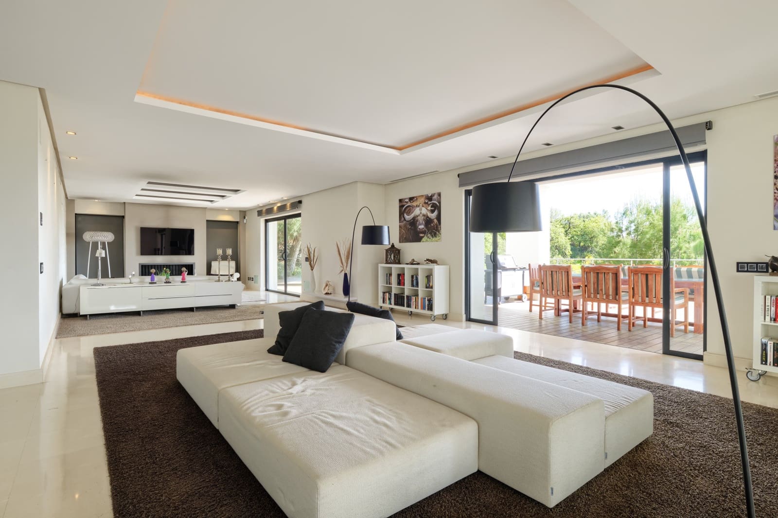 5 slaapkamer Villa te koop in Istan met zwembad garage - € 3.495.000 (Ref: 10002227)