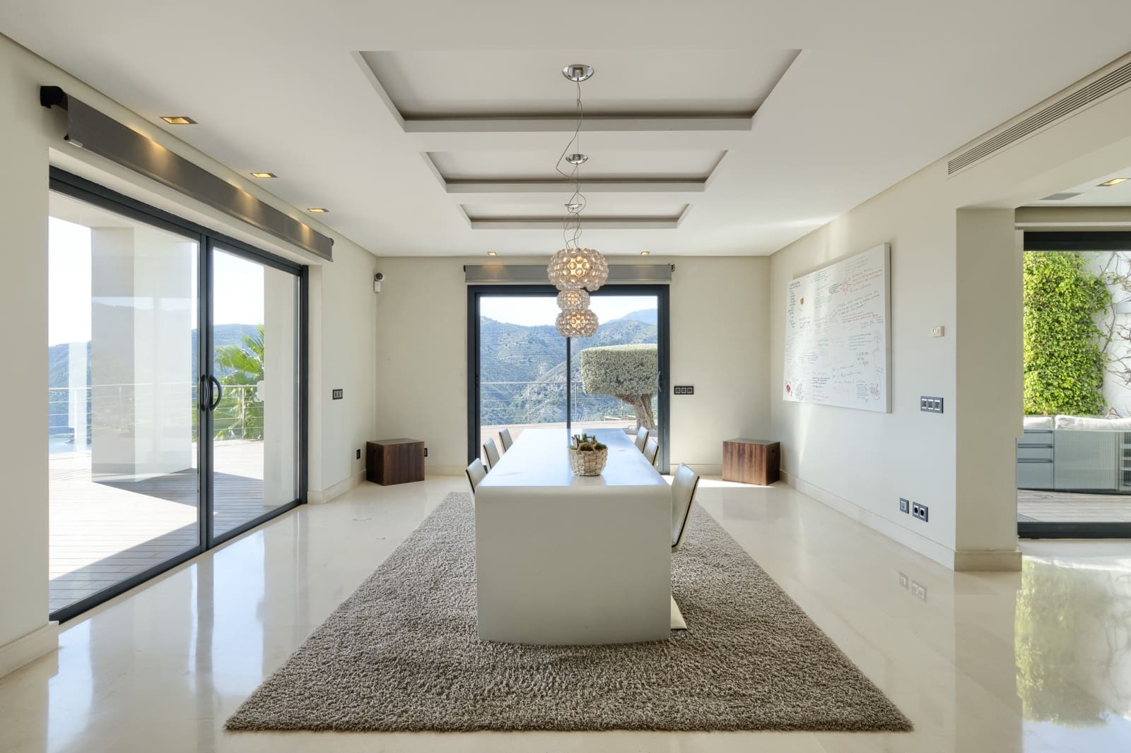5 slaapkamer Villa te koop in Istan met zwembad garage - € 3.495.000 (Ref: 10002227)