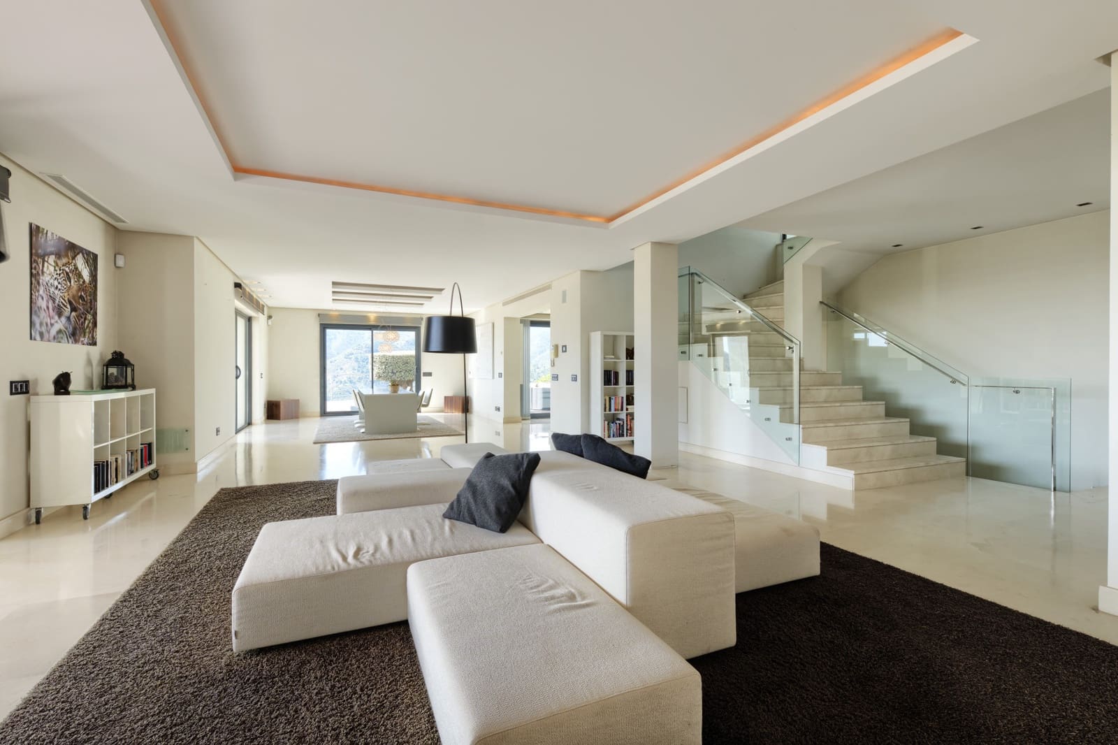 5 slaapkamer Villa te koop in Istan met zwembad garage - € 3.495.000 (Ref: 10002227)