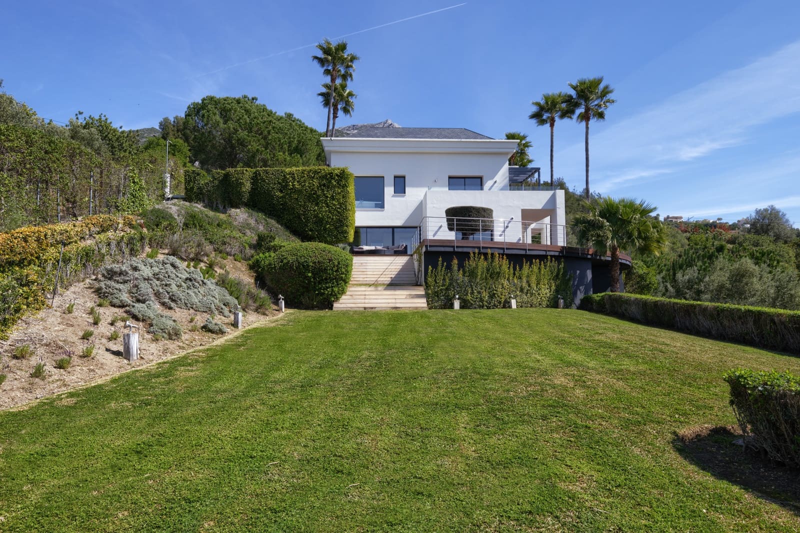5 slaapkamer Villa te koop in Istan met zwembad garage - € 3.495.000 (Ref: 10002227)