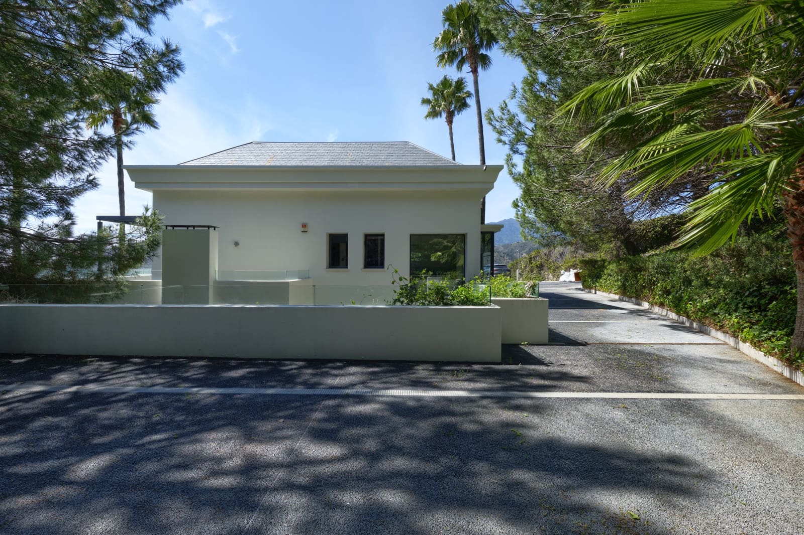 5 slaapkamer Villa te koop in Istan met zwembad garage - € 3.495.000 (Ref: 10002227)