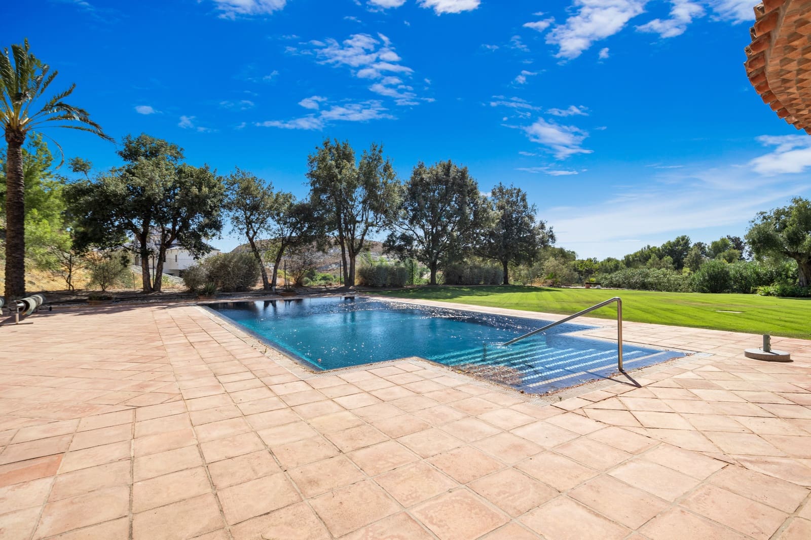 4 Zimmer Villa zu verkaufen in Benahavis mit Pool Garage - 3.250.000 € (Ref: 10002229)