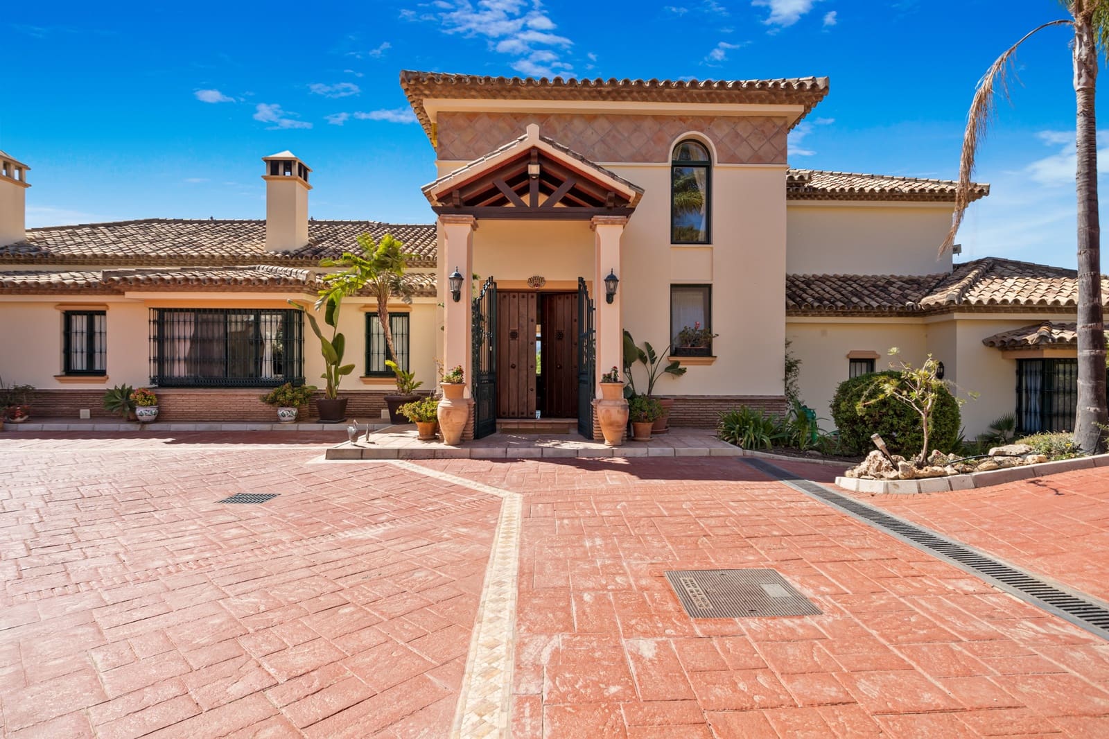 4 Zimmer Villa zu verkaufen in Benahavis mit Pool Garage - 3.250.000 € (Ref: 10002229)