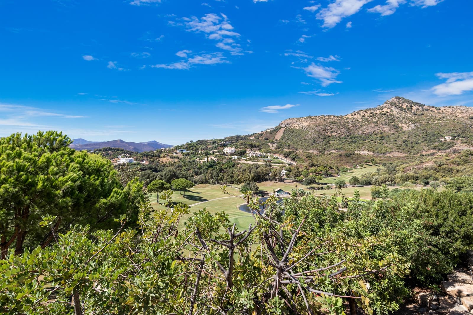 4 Zimmer Villa zu verkaufen in Benahavis mit Pool Garage - 3.250.000 € (Ref: 10002229)