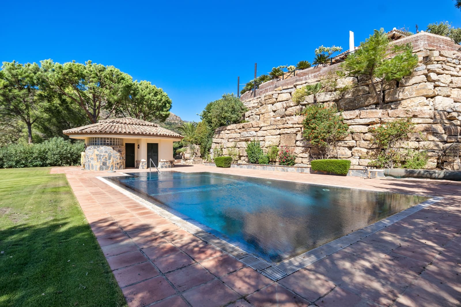 4 Zimmer Villa zu verkaufen in Benahavis mit Pool Garage - 3.250.000 € (Ref: 10002229)