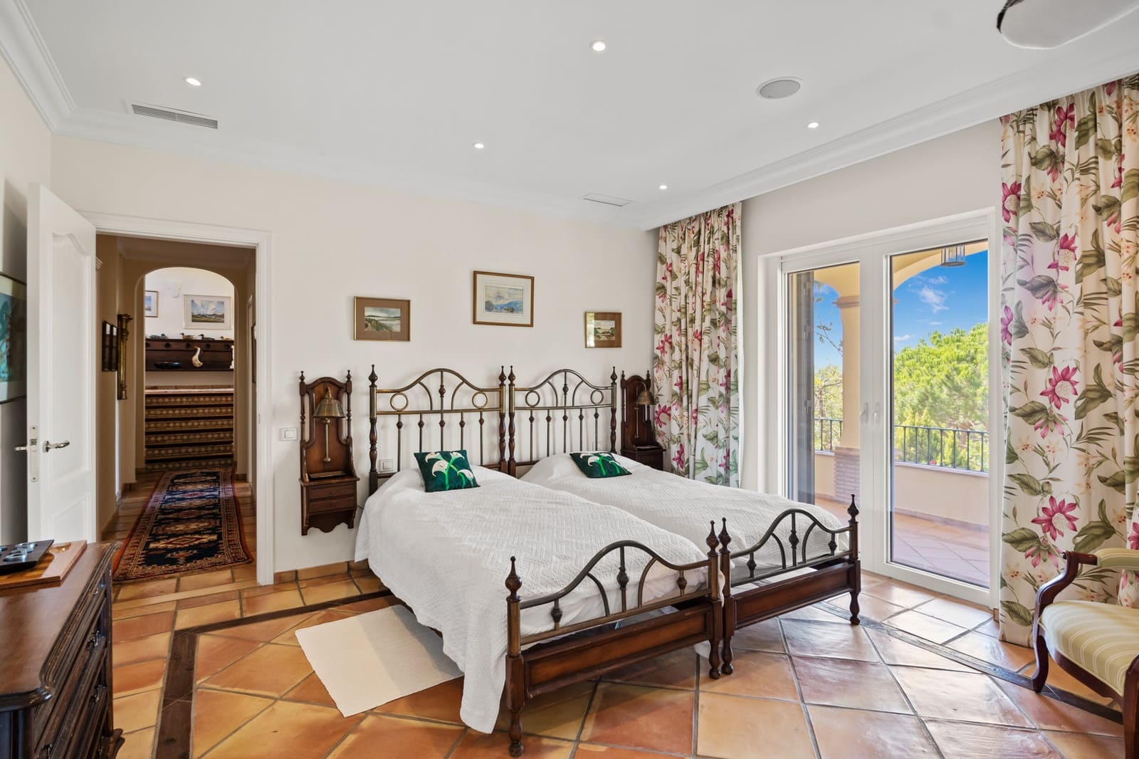 4 Zimmer Villa zu verkaufen in Benahavis mit Pool Garage - 3.250.000 € (Ref: 10002229)