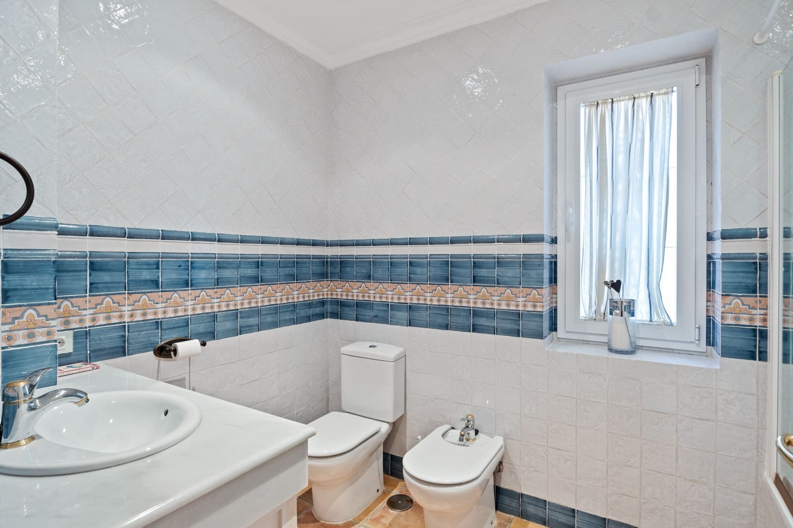 4 Zimmer Villa zu verkaufen in Benahavis mit Pool Garage - 3.250.000 € (Ref: 10002229)