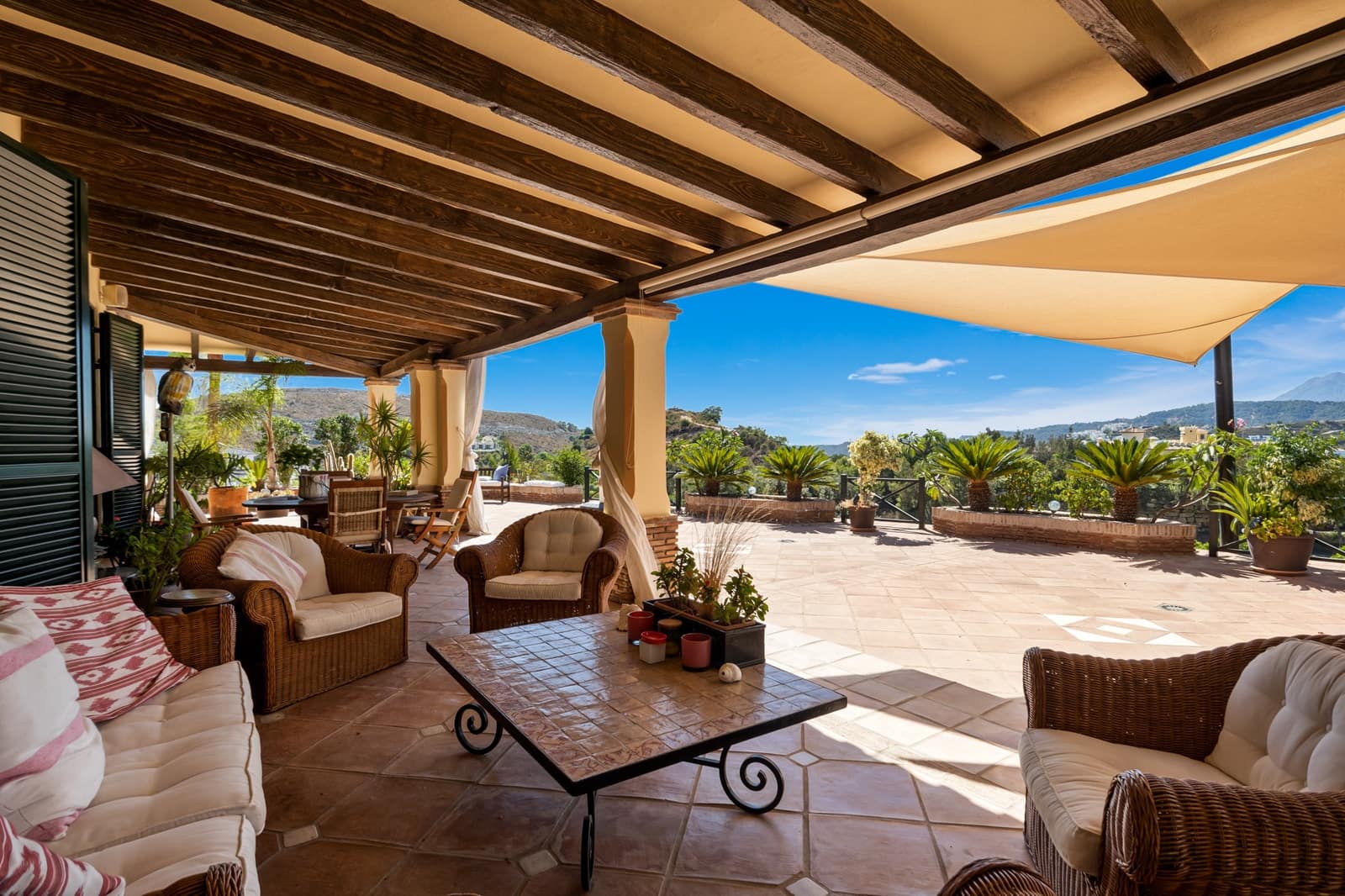 4 Zimmer Villa zu verkaufen in Benahavis mit Pool Garage - 3.250.000 € (Ref: 10002229)