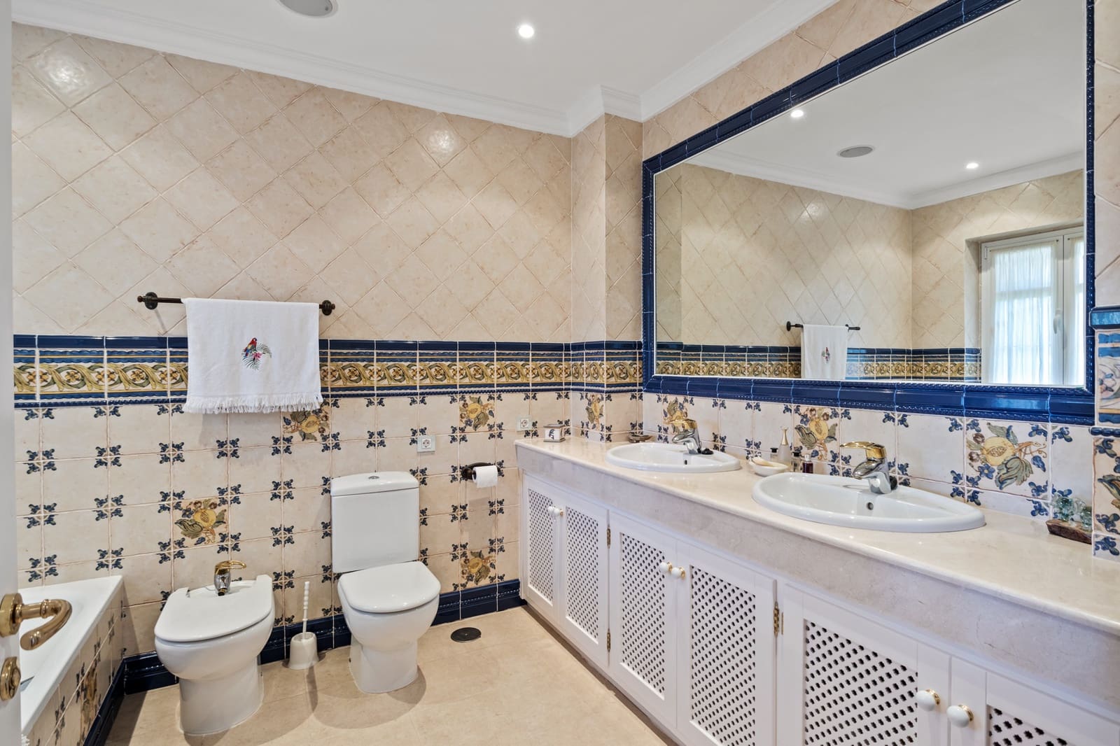 4 Zimmer Villa zu verkaufen in Benahavis mit Pool Garage - 3.250.000 € (Ref: 10002229)
