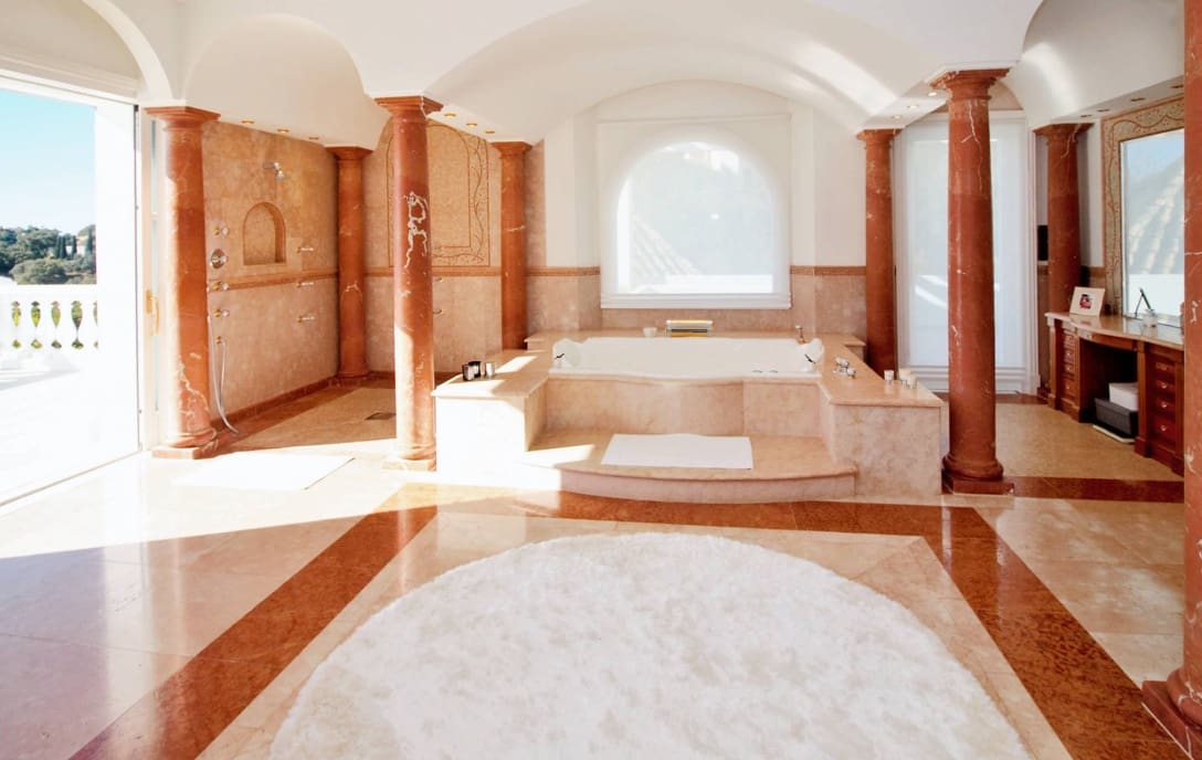 8 quarto Moradia para venda em La Zagaleta com piscina garagem - 12 900 000 € (Ref: 10002230)