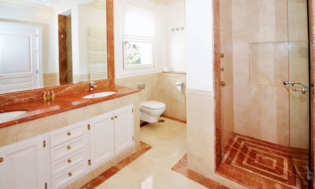 8 quarto Moradia para venda em La Zagaleta com piscina garagem - 12 900 000 € (Ref: 10002230)