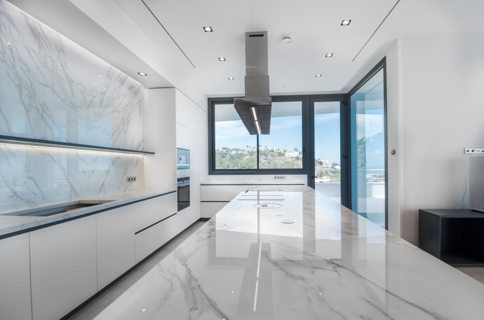 12 chambre Villa/Maison à vendre à Marbella avec piscine garage - 12 700 000 € (Ref: 10002232)