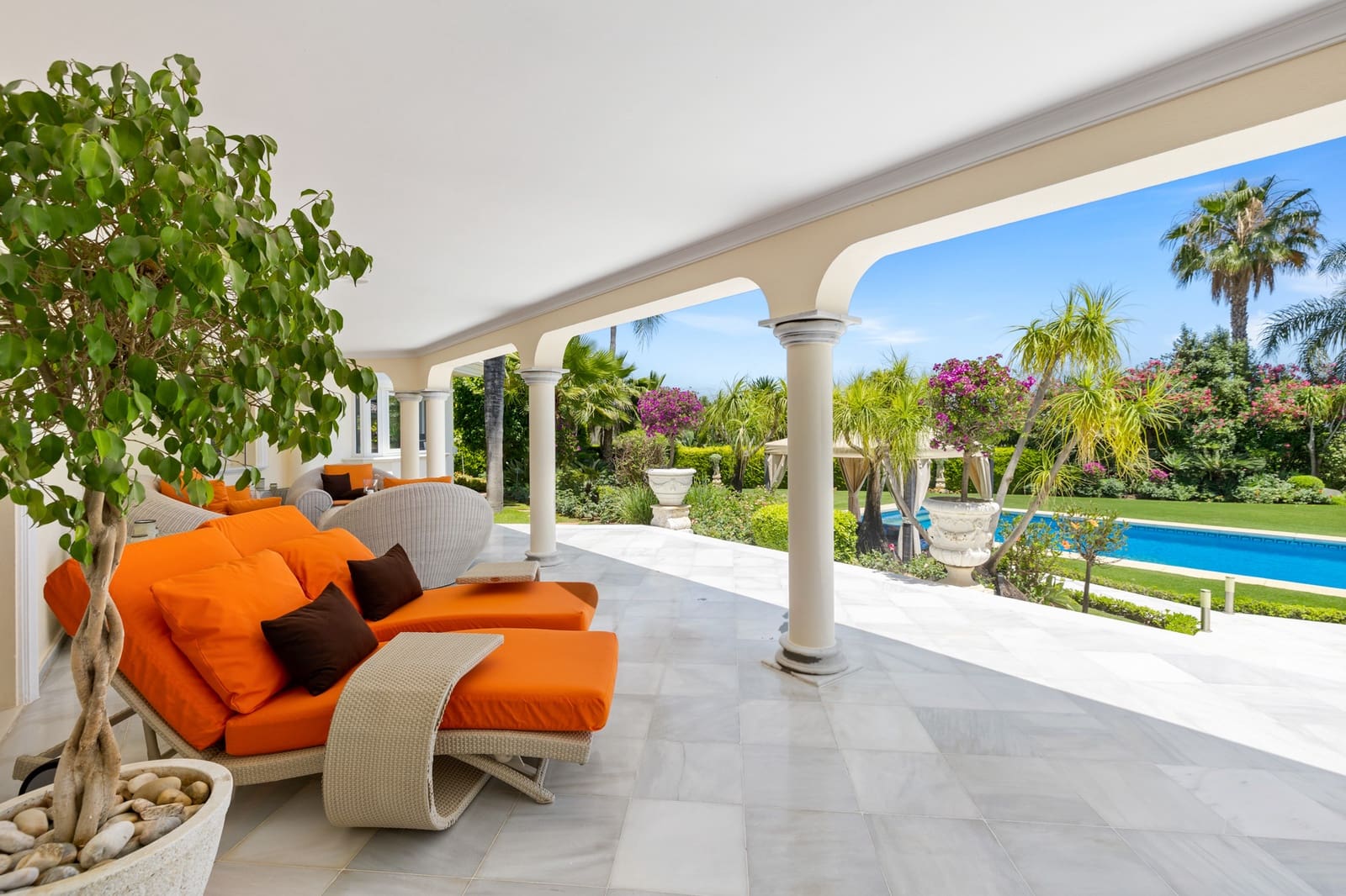 6 bedroom Villa for sale in Marbella with pool garage - € 6,400,000 (Ref: 10002234)