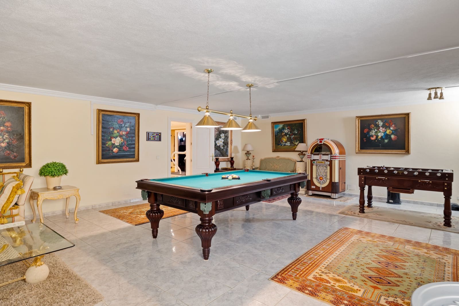 6 bedroom Villa for sale in Marbella with pool garage - € 6,400,000 (Ref: 10002234)
