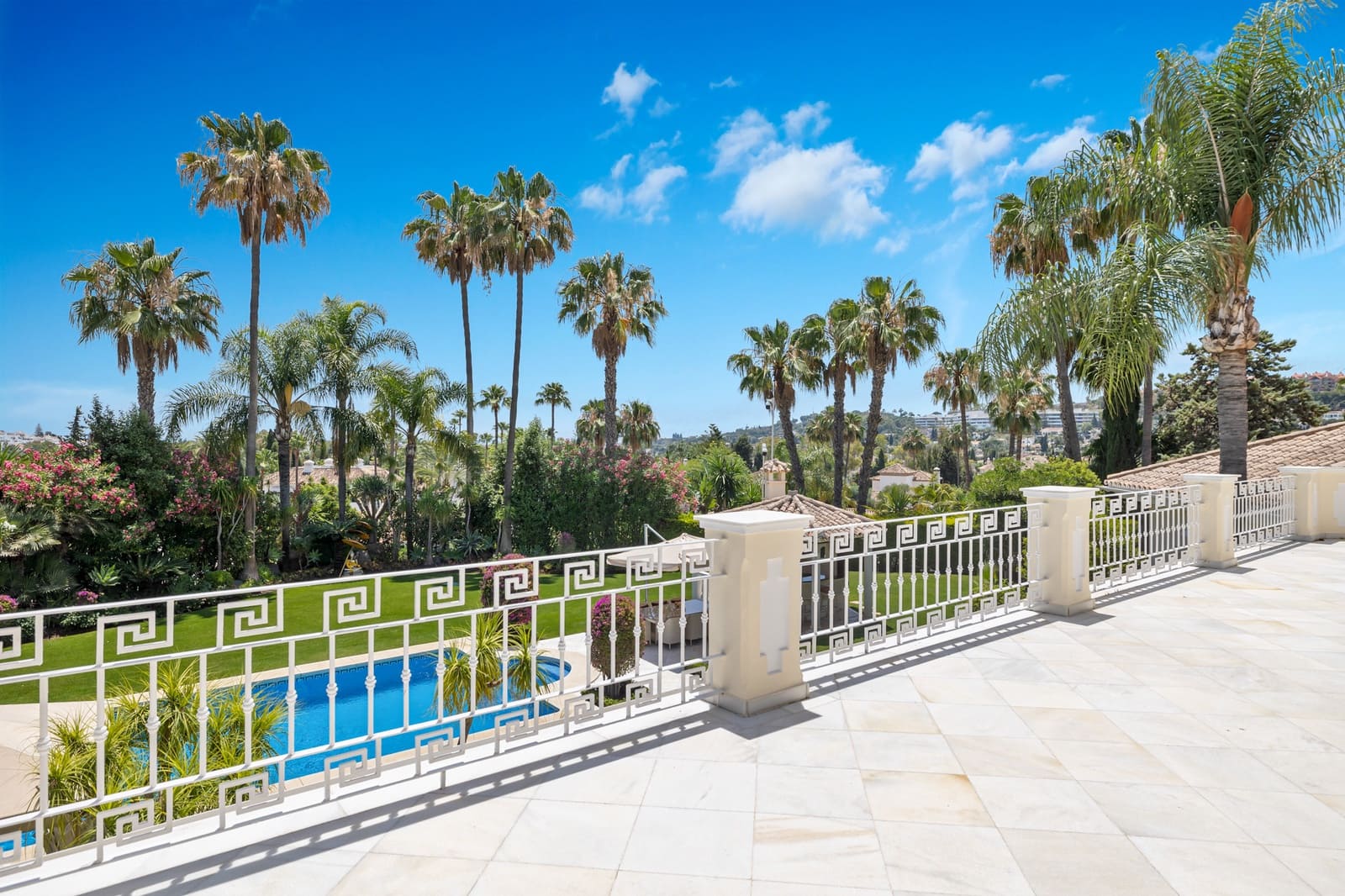 6 bedroom Villa for sale in Marbella with pool garage - € 6,400,000 (Ref: 10002234)