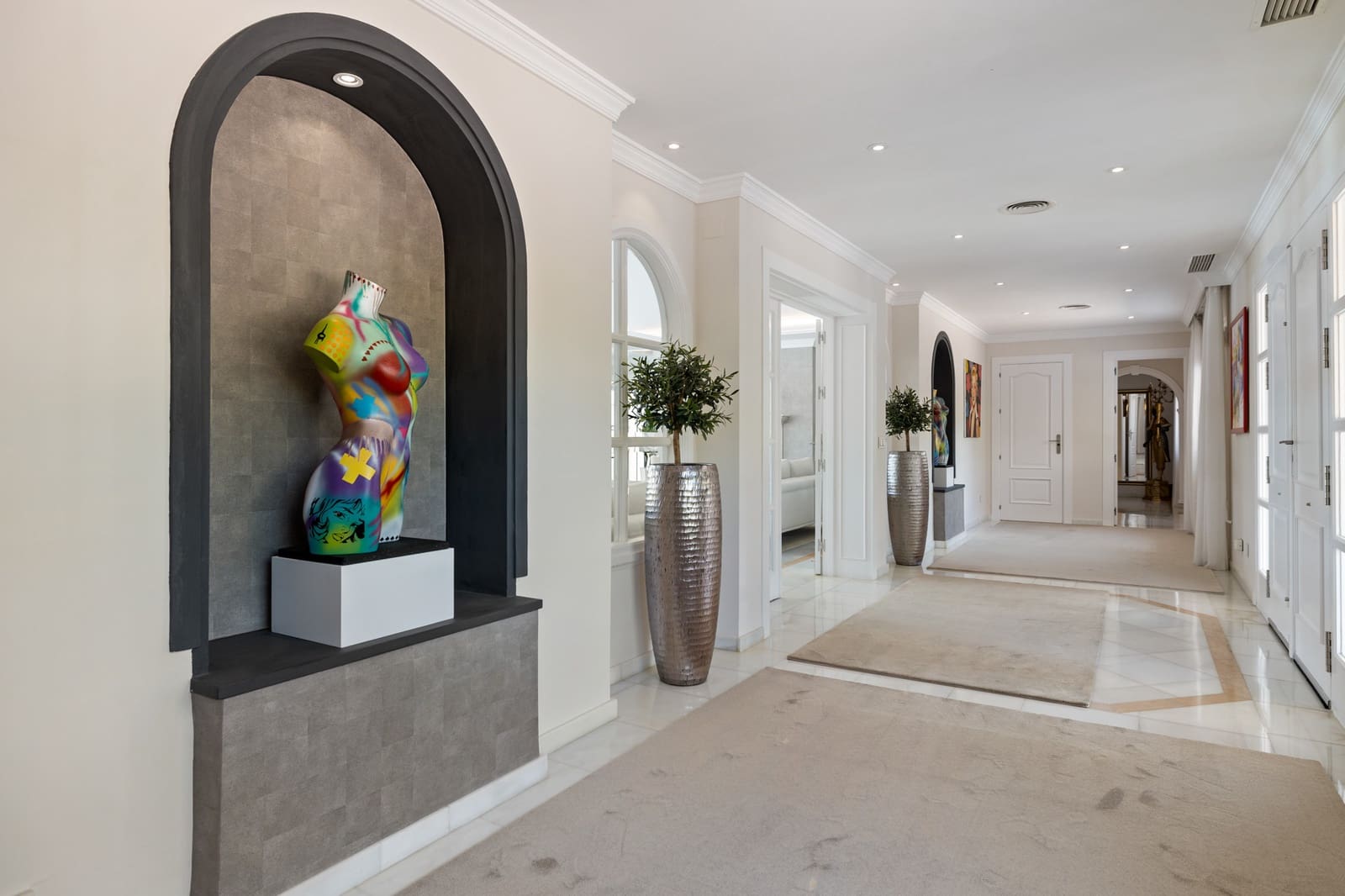 6 bedroom Villa for sale in Marbella with pool garage - € 6,400,000 (Ref: 10002234)