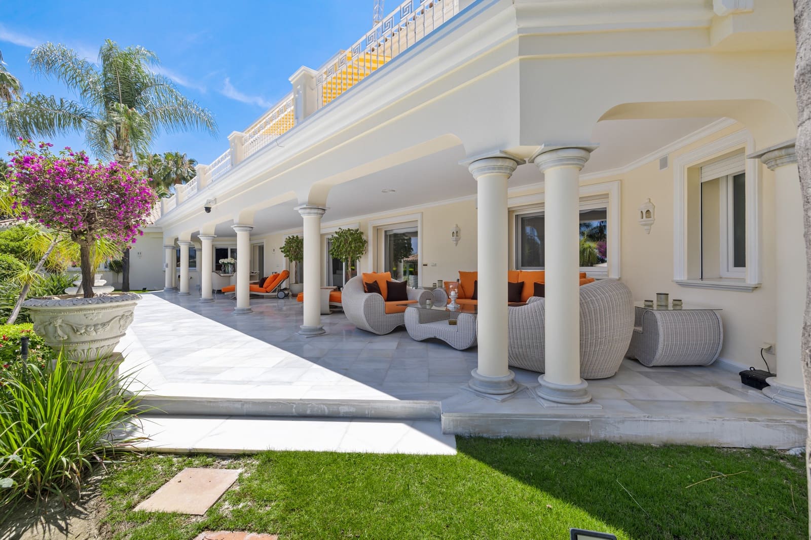 6 bedroom Villa for sale in Marbella with pool garage - € 6,400,000 (Ref: 10002234)
