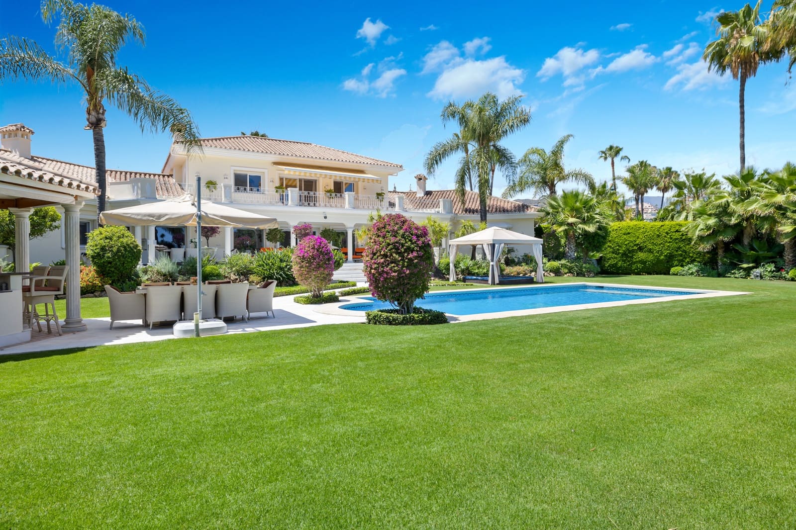 6 bedroom Villa for sale in Marbella with pool garage - € 6,400,000 (Ref: 10002234)
