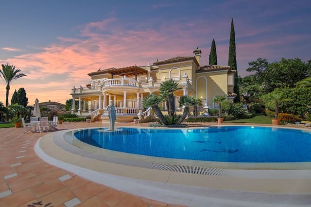 5 sypialnia Willa na sprzedaż w Marbella z basenem garażem - 3 700 000 € (Ref: 10002235)