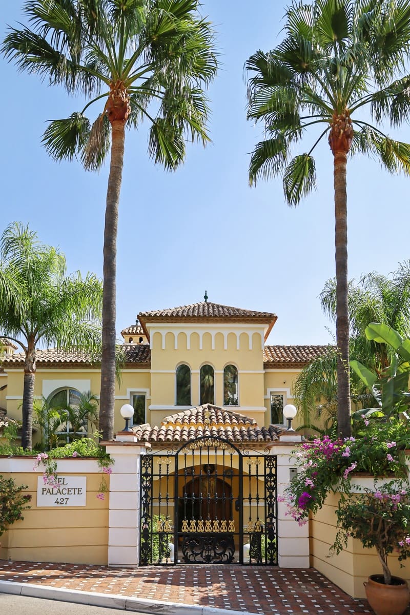 5 sypialnia Willa na sprzedaż w Marbella z basenem garażem - 3 700 000 € (Ref: 10002235)