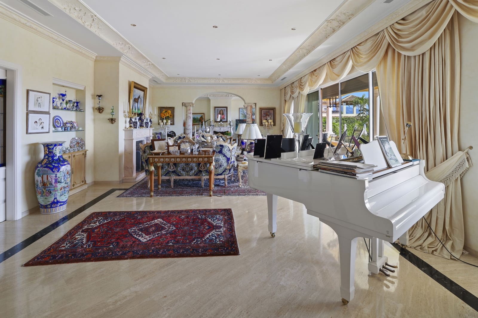5 sypialnia Willa na sprzedaż w Marbella z basenem garażem - 3 700 000 € (Ref: 10002235)
