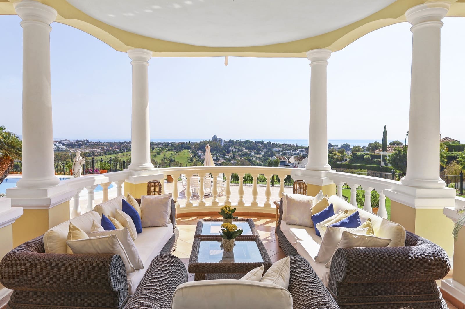 5 sypialnia Willa na sprzedaż w Marbella z basenem garażem - 3 700 000 € (Ref: 10002235)