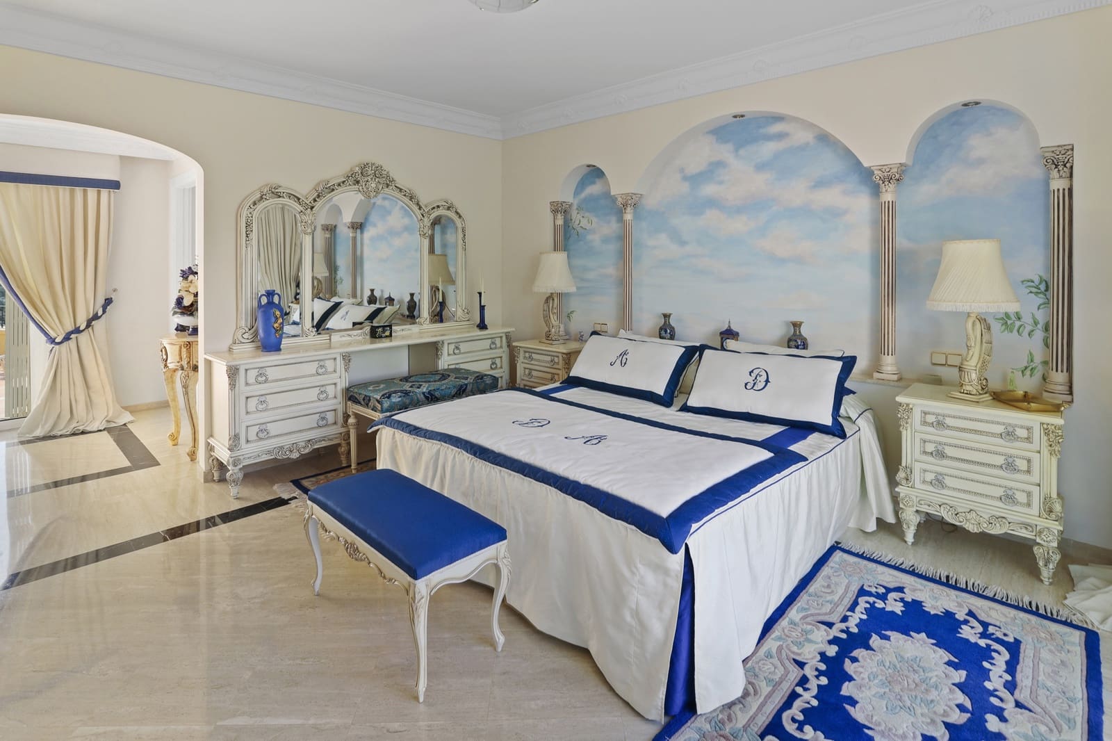 5 sypialnia Willa na sprzedaż w Marbella z basenem garażem - 3 700 000 € (Ref: 10002235)