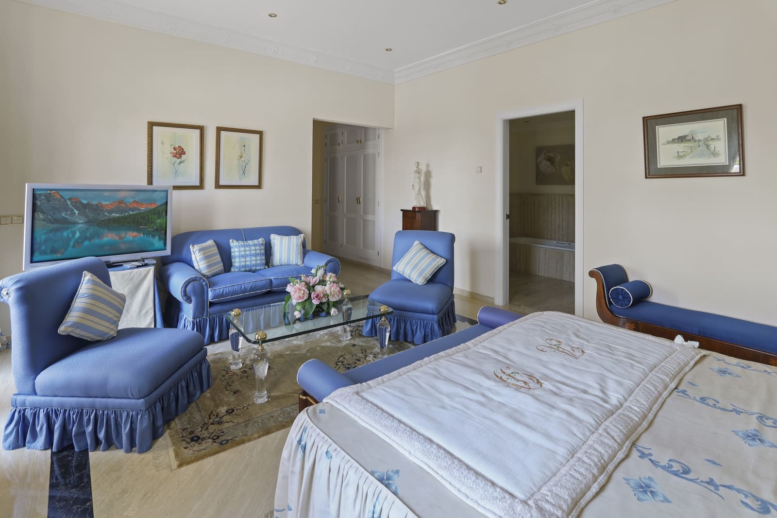 5 sypialnia Willa na sprzedaż w Marbella z basenem garażem - 3 700 000 € (Ref: 10002235)