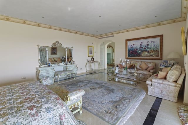 5 sypialnia Willa na sprzedaż w Marbella z basenem garażem - 3 700 000 € (Ref: 10002235)