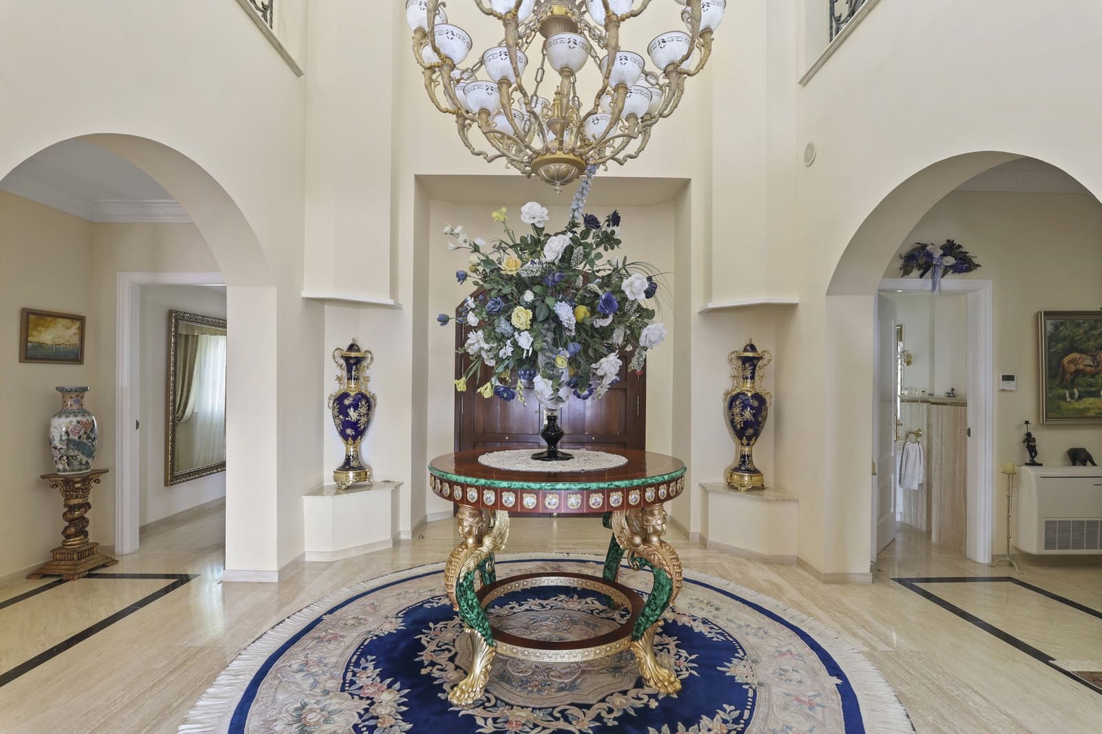 5 sypialnia Willa na sprzedaż w Marbella z basenem garażem - 3 700 000 € (Ref: 10002235)