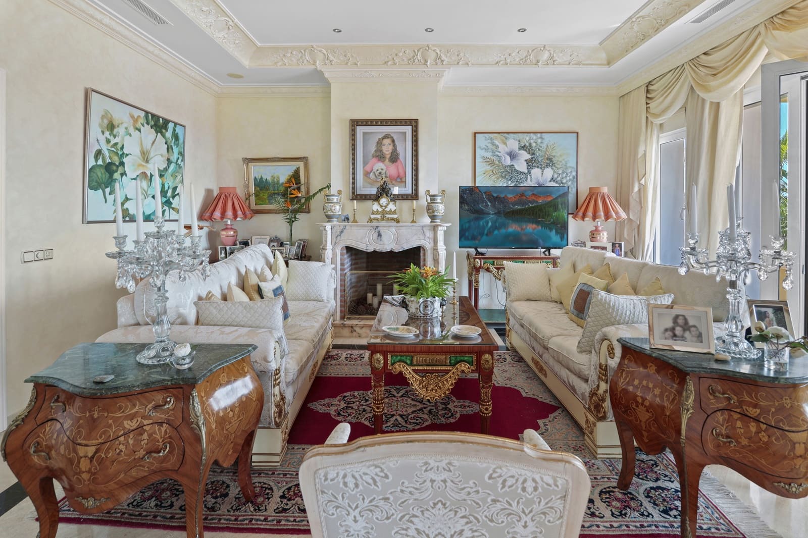 5 sypialnia Willa na sprzedaż w Marbella z basenem garażem - 3 700 000 € (Ref: 10002235)