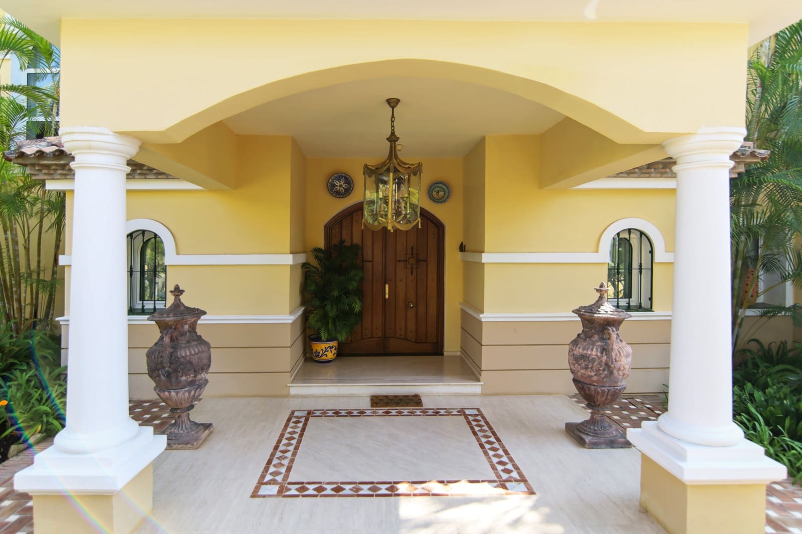 5 sypialnia Willa na sprzedaż w Marbella z basenem garażem - 3 700 000 € (Ref: 10002235)