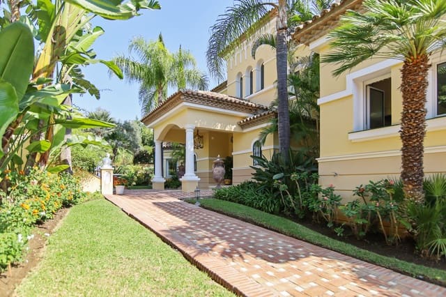 5 sypialnia Willa na sprzedaż w Marbella z basenem garażem - 3 700 000 € (Ref: 10002235)