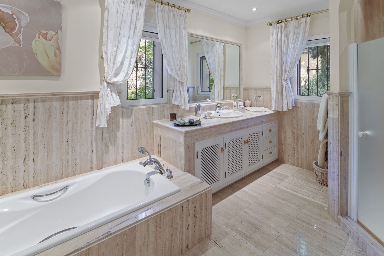 5 sypialnia Willa na sprzedaż w Marbella z basenem garażem - 3 700 000 € (Ref: 10002235)