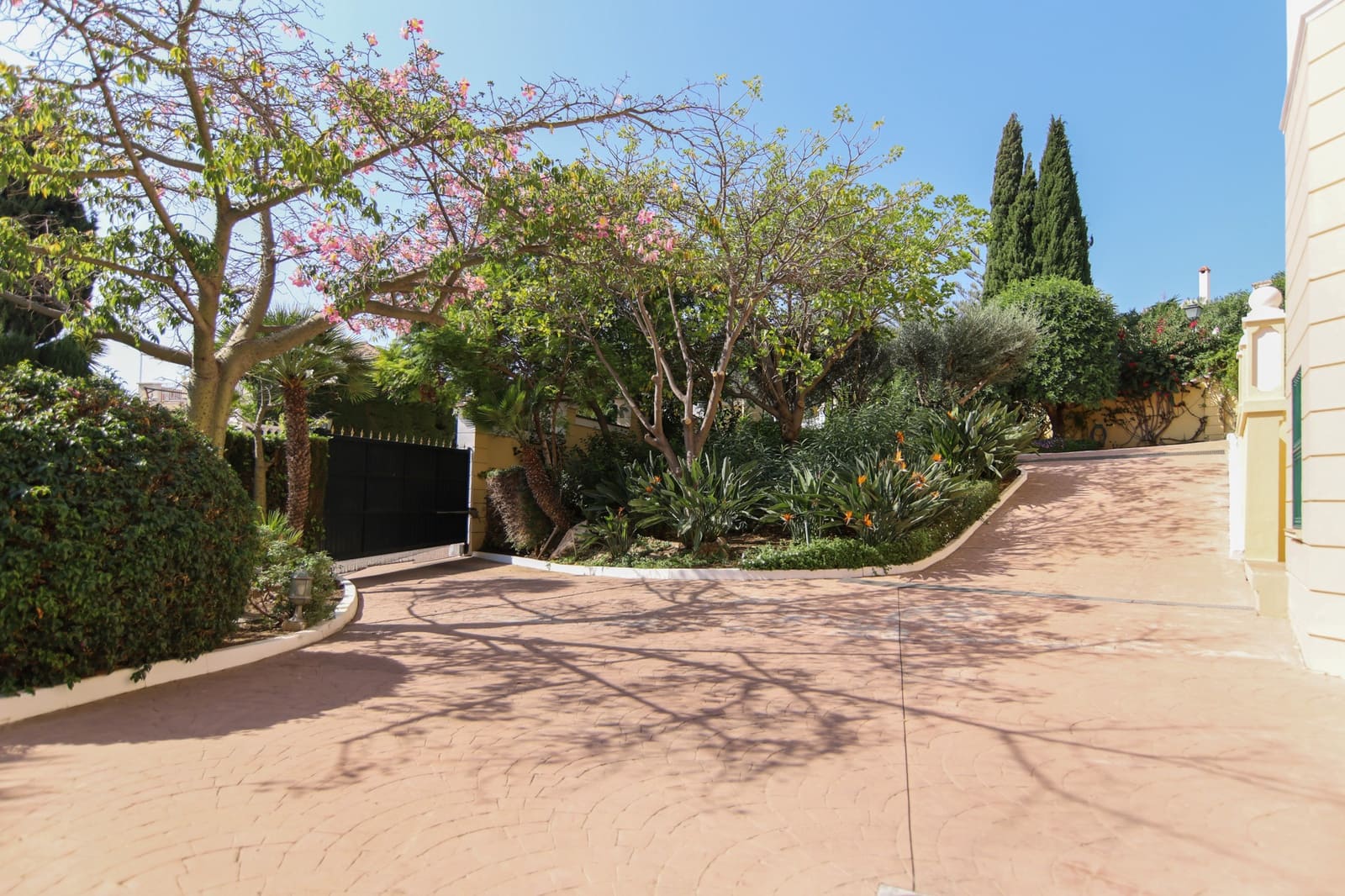 5 sypialnia Willa na sprzedaż w Marbella z basenem garażem - 3 700 000 € (Ref: 10002235)